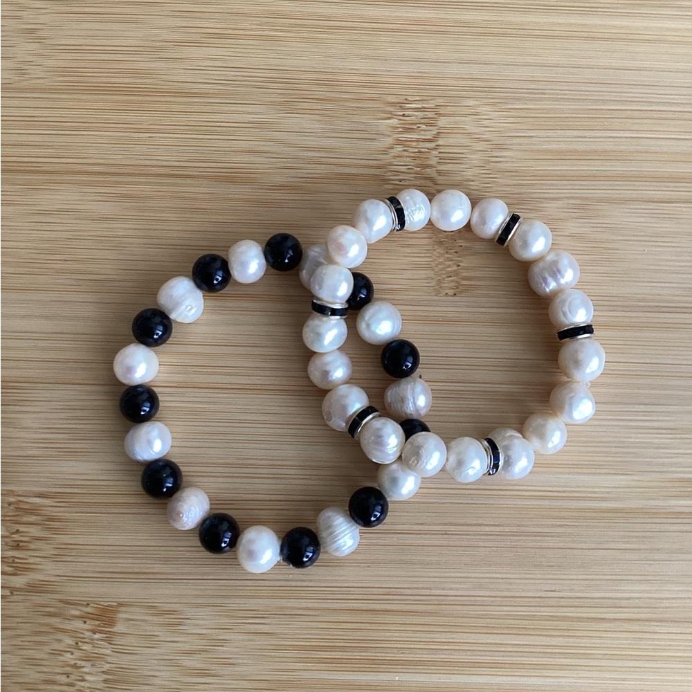 Bracelets: Genuine Pearls and Onyx